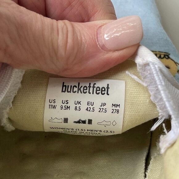 Bucket Feet Teapot Slip On Sneaker, Size 9.5 - Picture 8 of 8
